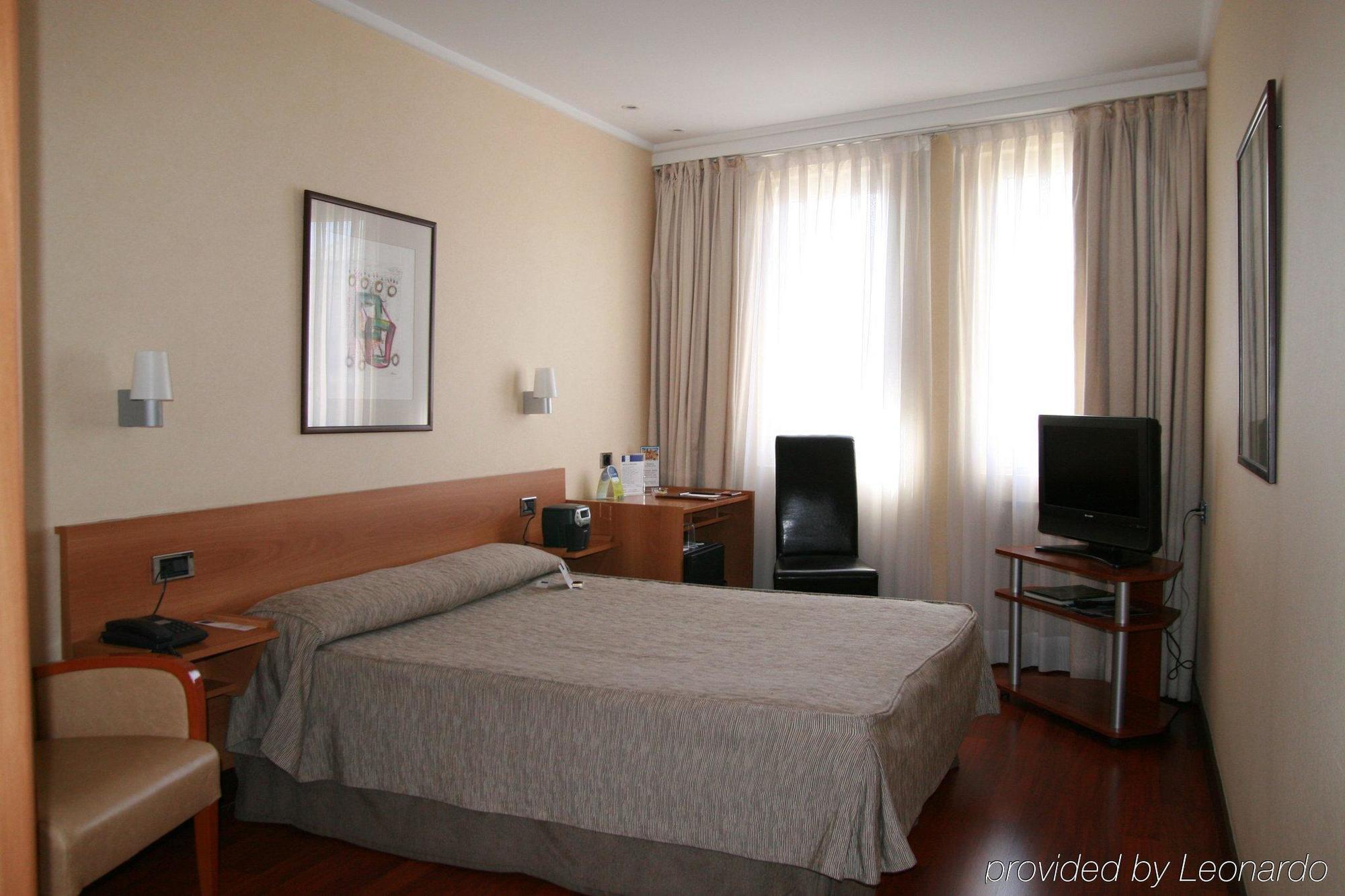 Hotel Yoldi Pamplona Værelse billede
