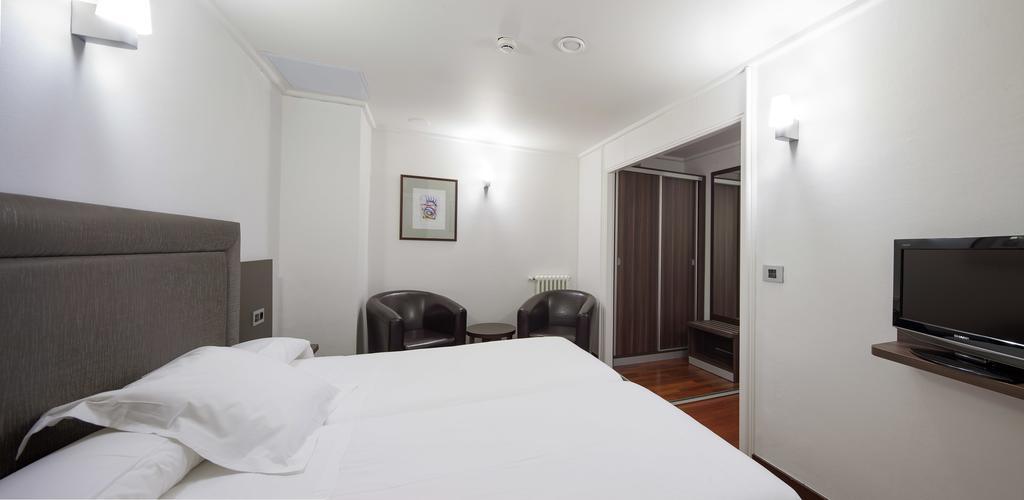 Hotel Yoldi Pamplona Eksteriør billede